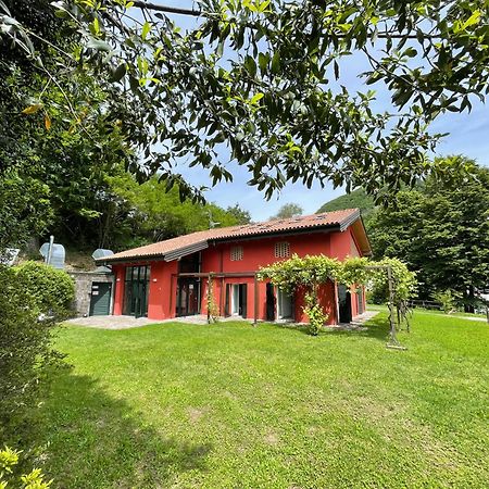 Ostello Casa Rossa Лавено-Момбелло Екстер'єр фото