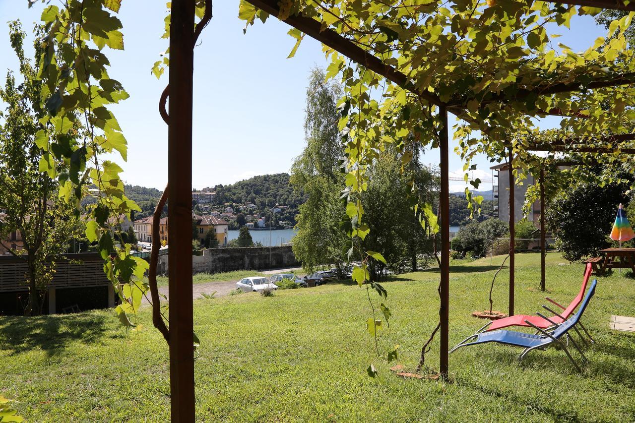 Ostello Casa Rossa Лавено-Момбелло Екстер'єр фото